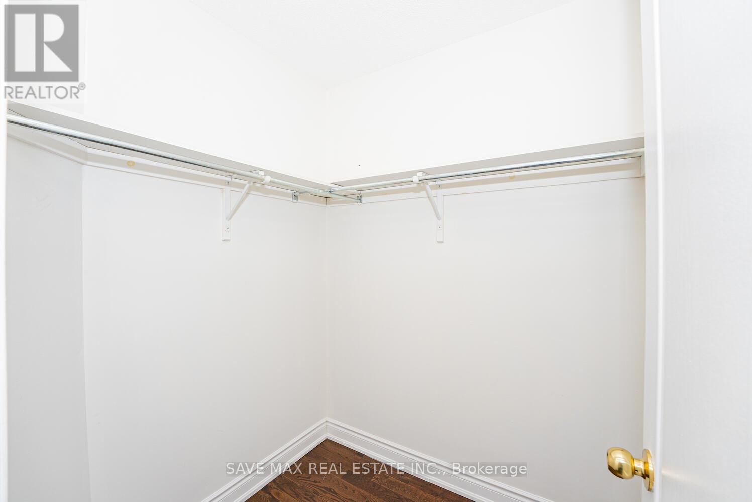 945 APPLECROFT CIRCLE Image 30