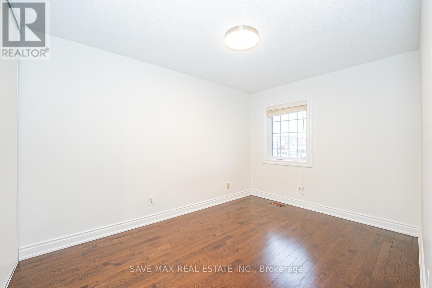 945 APPLECROFT CIRCLE Image 31
