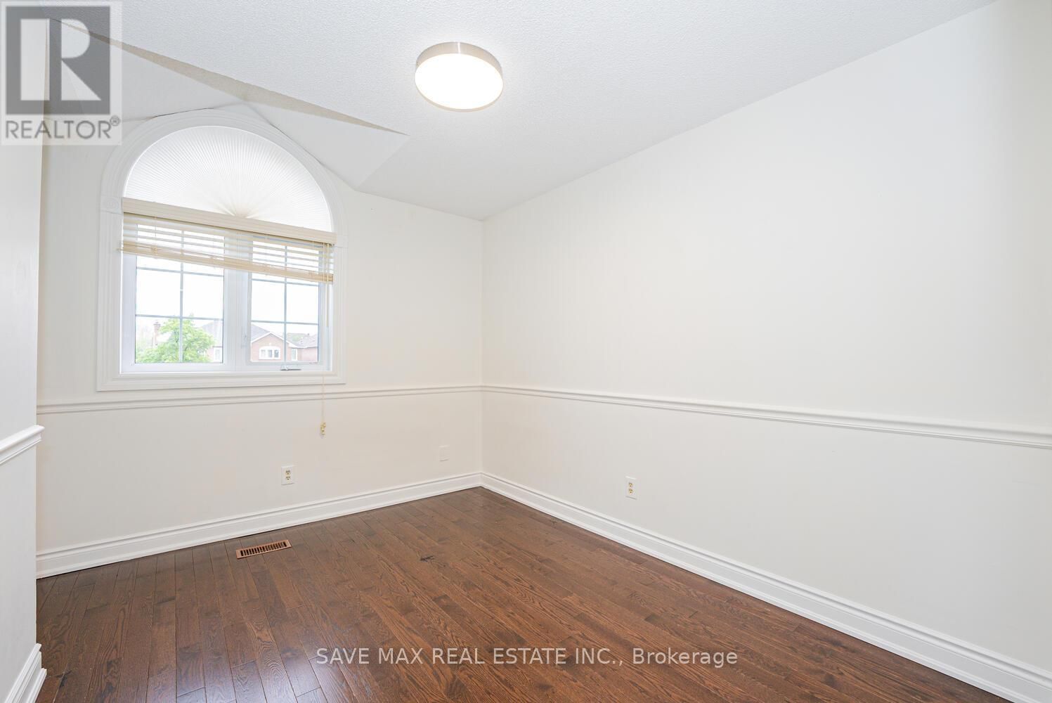 945 APPLECROFT CIRCLE Image 33