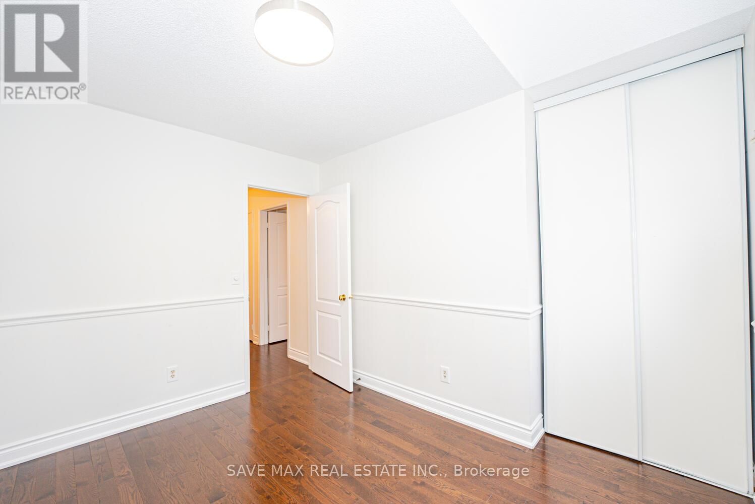 945 APPLECROFT CIRCLE Image 34