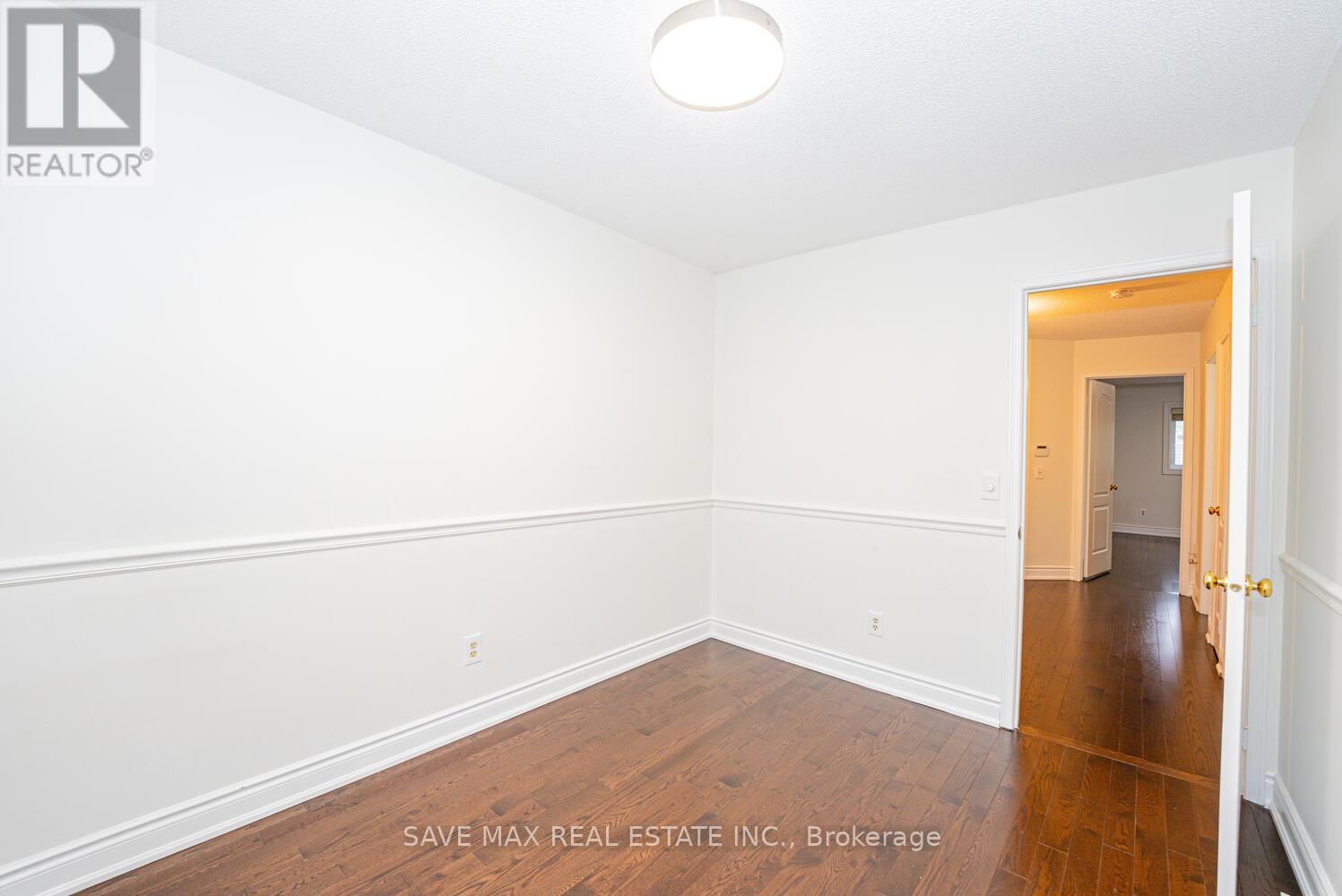 945 APPLECROFT CIRCLE Image 35