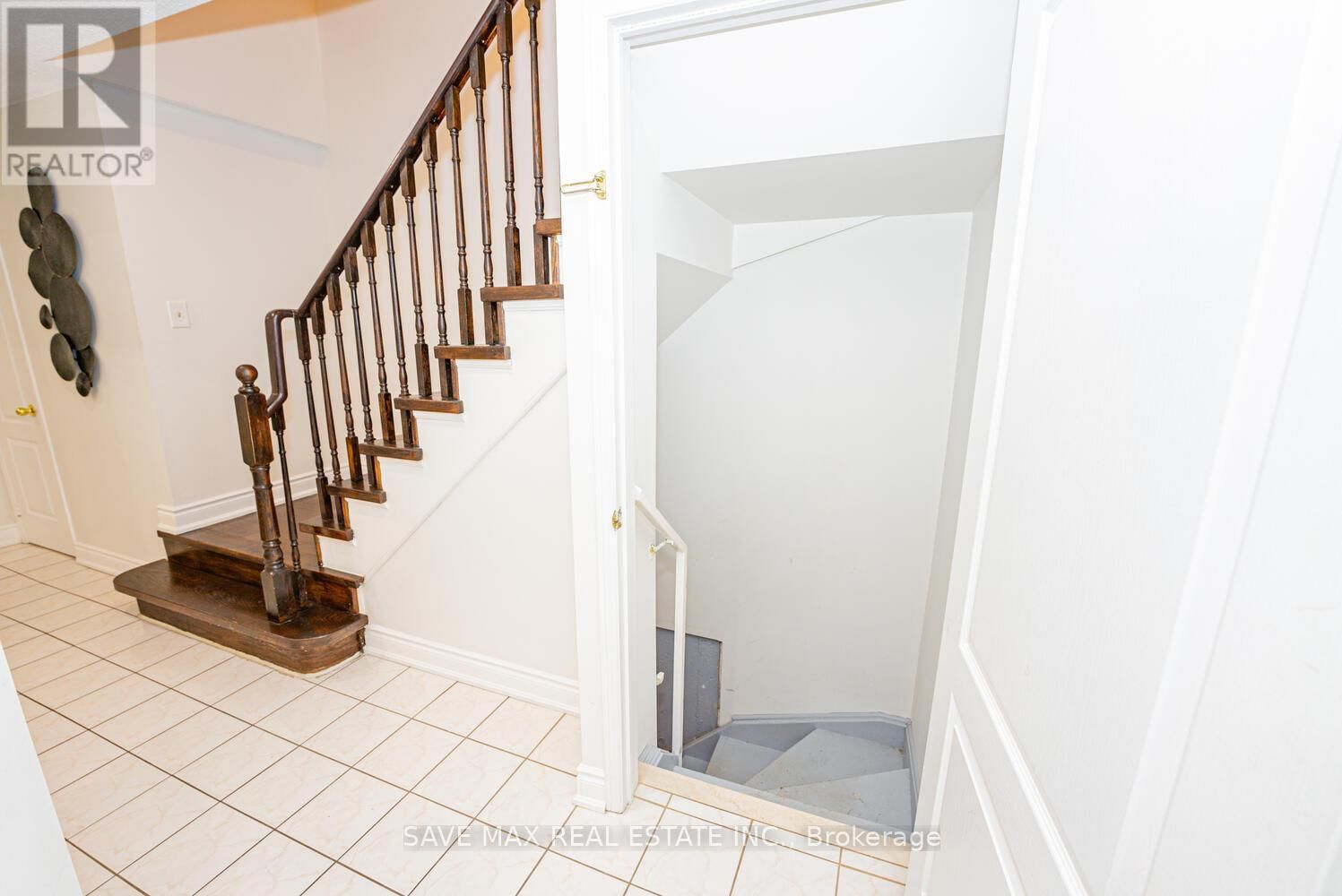 945 APPLECROFT CIRCLE Image 37