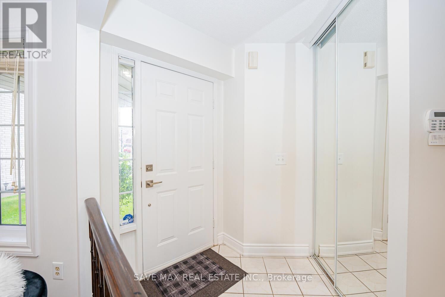 945 APPLECROFT CIRCLE Image 6