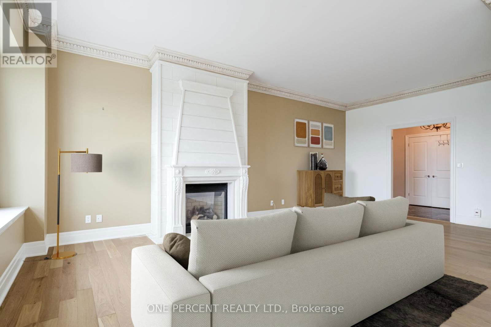 PH1 - 2855 BLOOR STREET WEST Image 6
