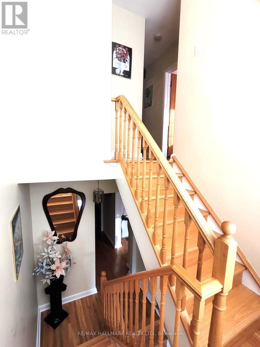 35 CLAIRTON CRESCENT Image 11