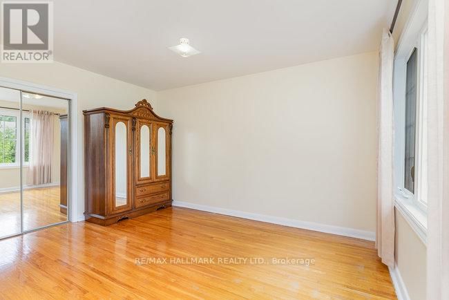 35 CLAIRTON CRESCENT Image 13