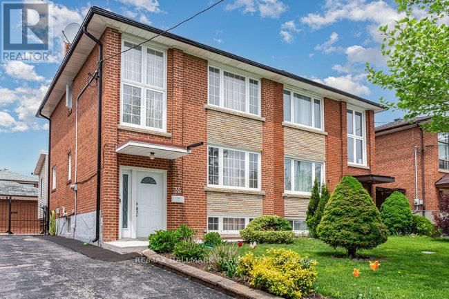 35 CLAIRTON CRESCENT Image 2