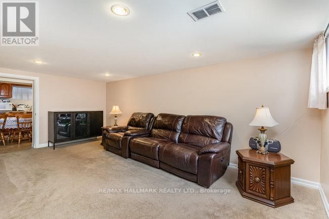 35 CLAIRTON CRESCENT Image 20