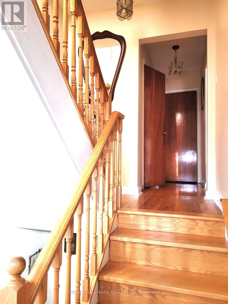 35 CLAIRTON CRESCENT Image 7