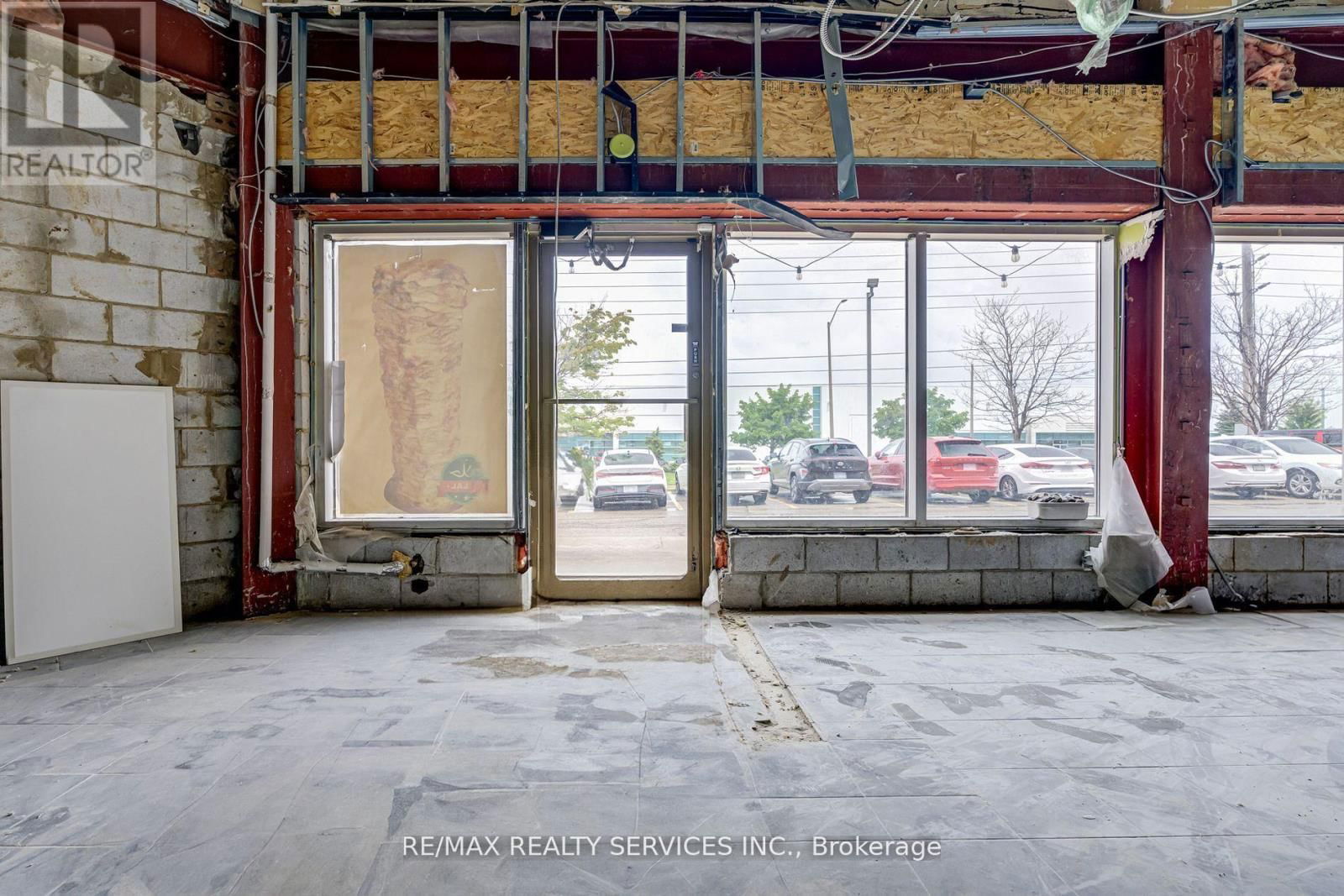 12 - 6660 KENNEDY ROAD Image 4