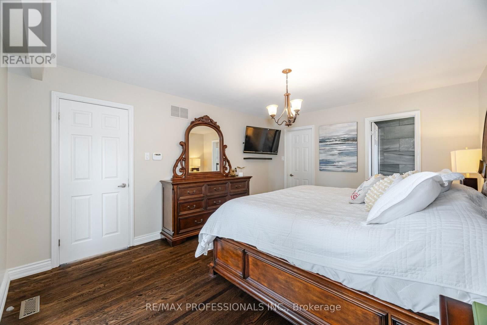 152 CHURCH STREET Image 26