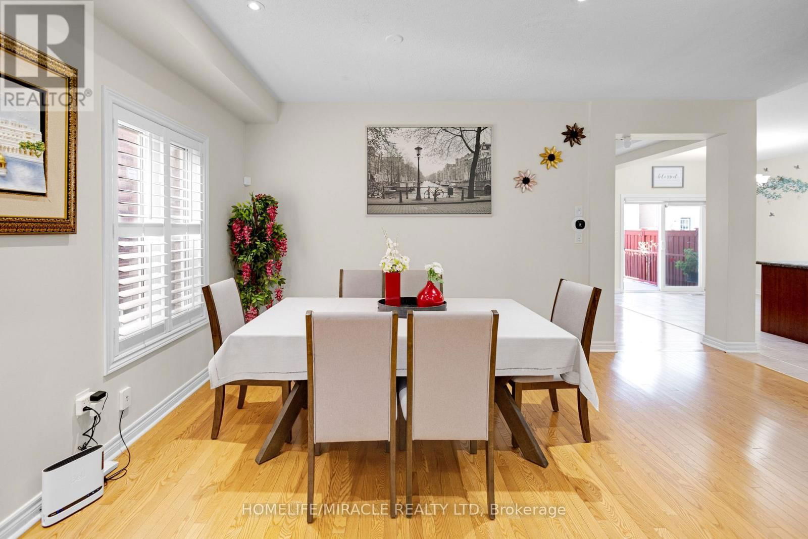 25 OPENBAY GARDENS Image 10