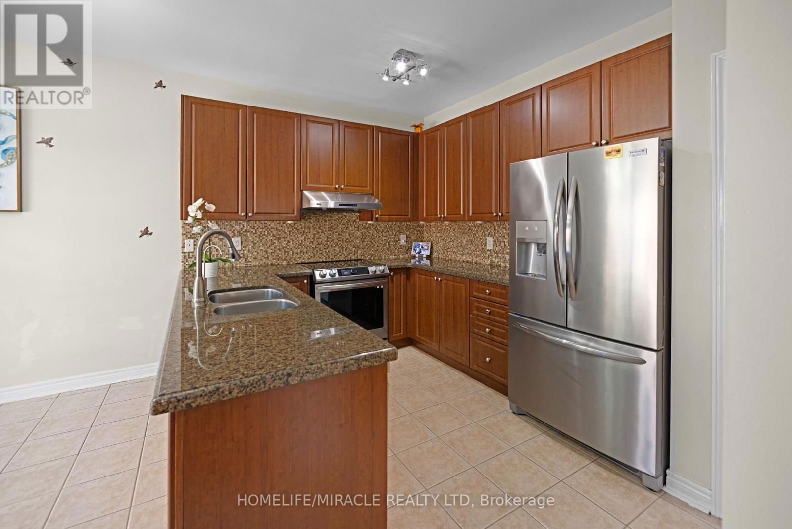 25 OPENBAY GARDENS Image 14