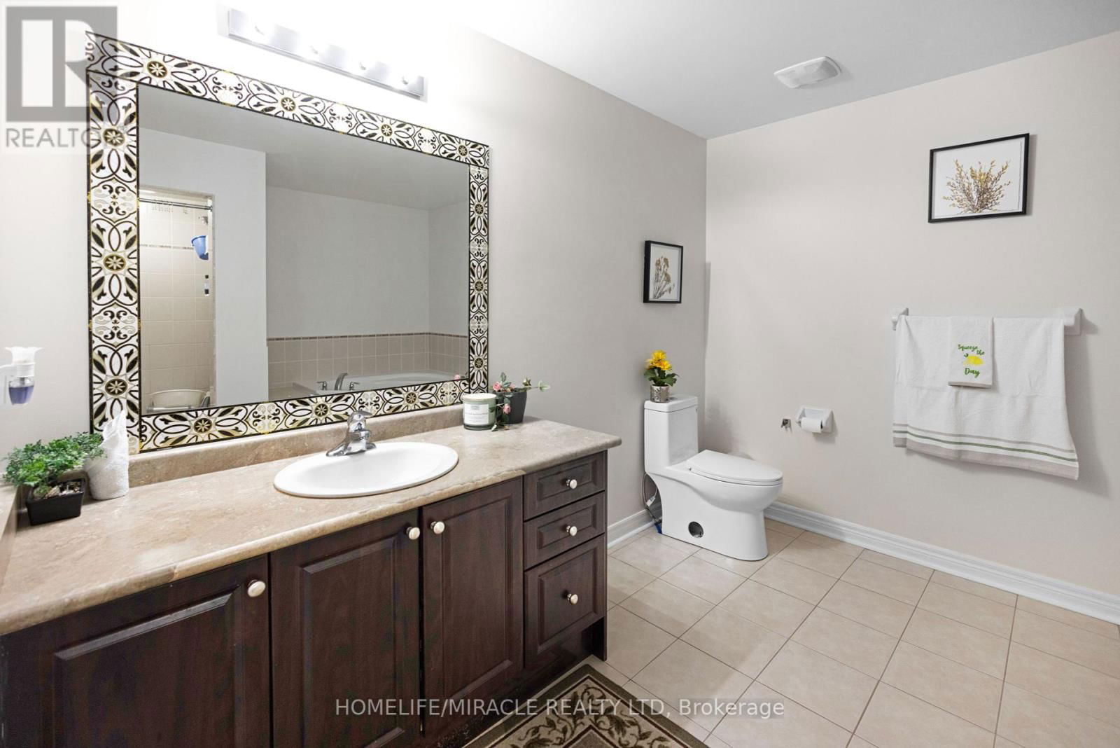 25 OPENBAY GARDENS Image 32