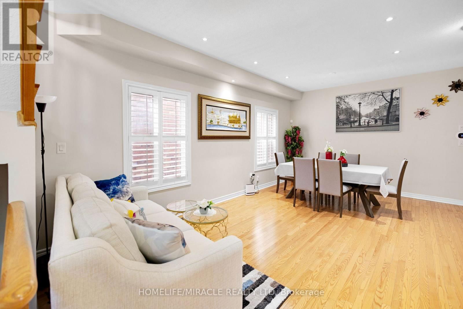 25 OPENBAY GARDENS Image 7