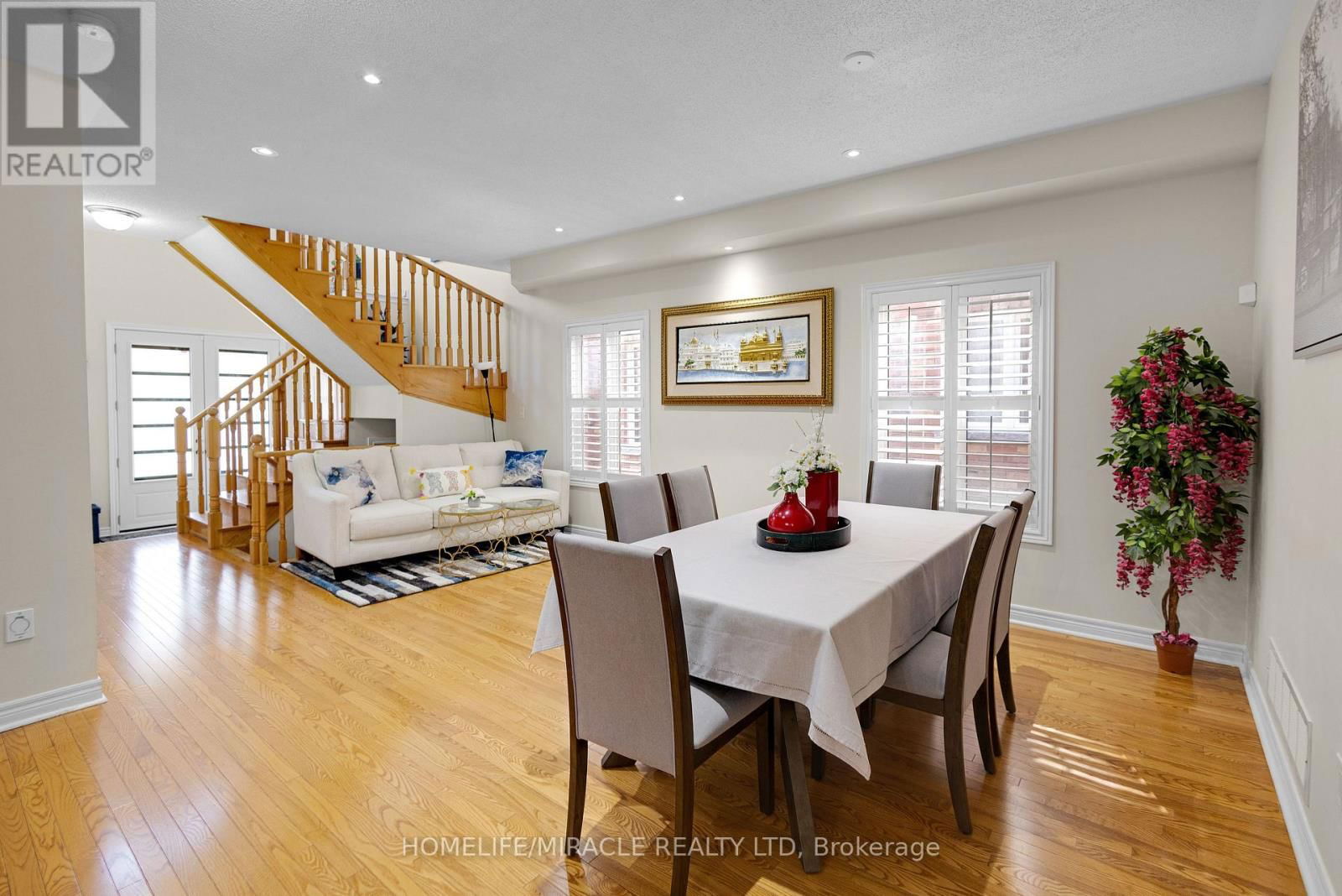 25 OPENBAY GARDENS Image 8
