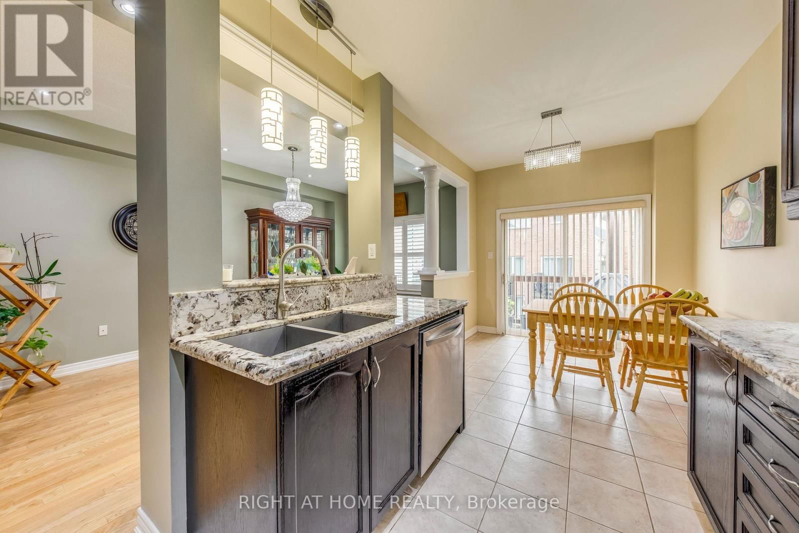 24 LOU POMANTI STREET Image 14