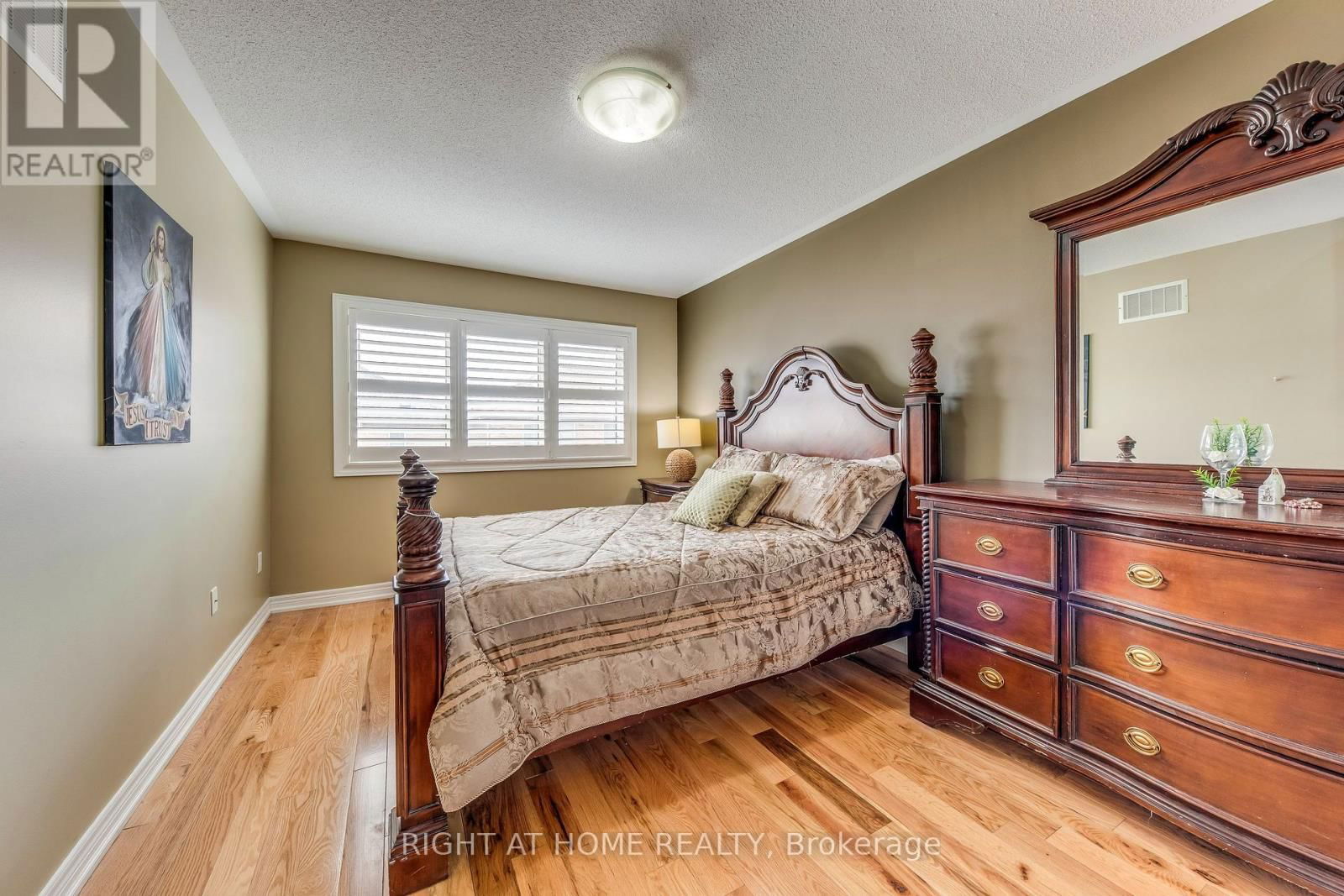24 LOU POMANTI STREET Image 20