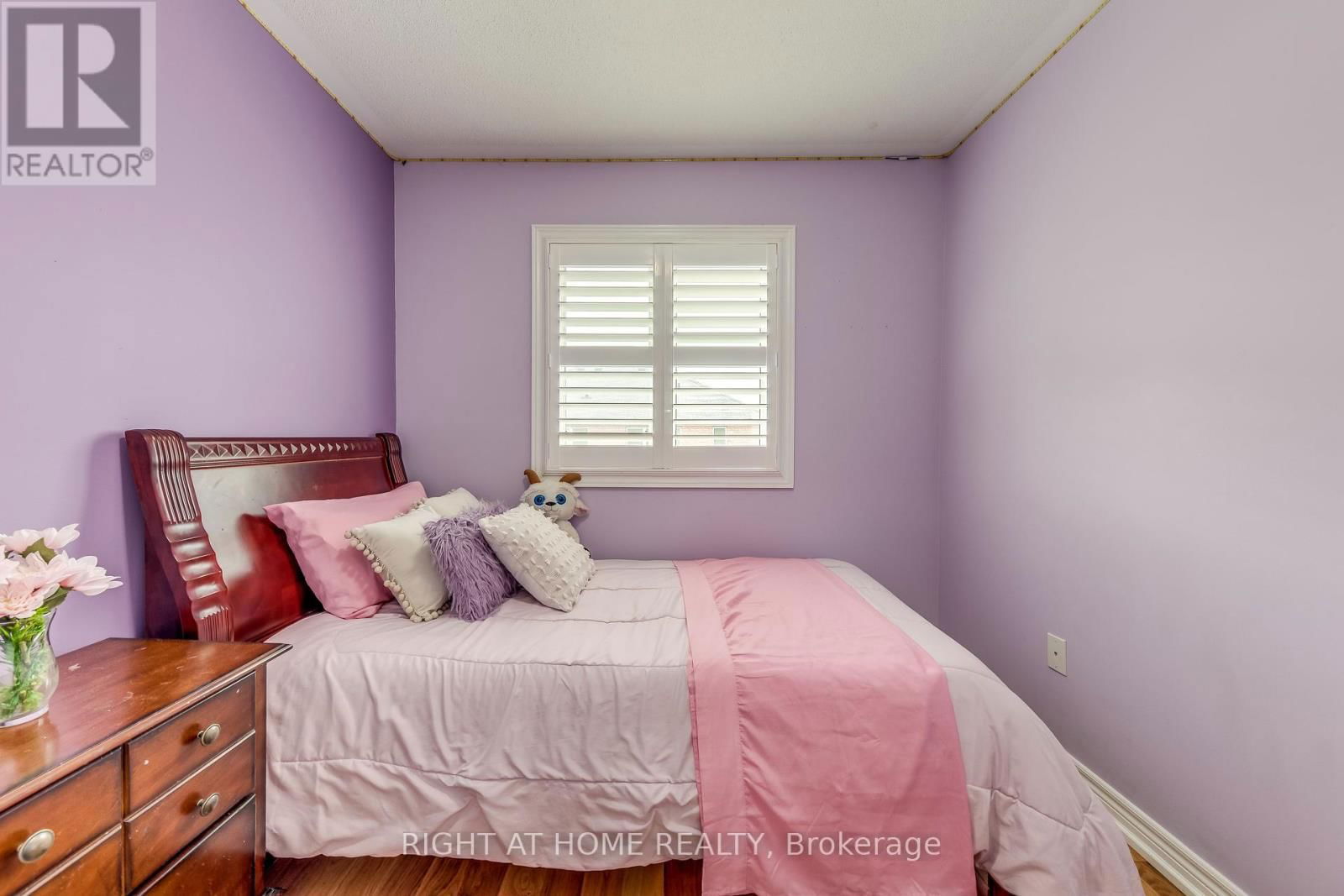 24 LOU POMANTI STREET Image 24