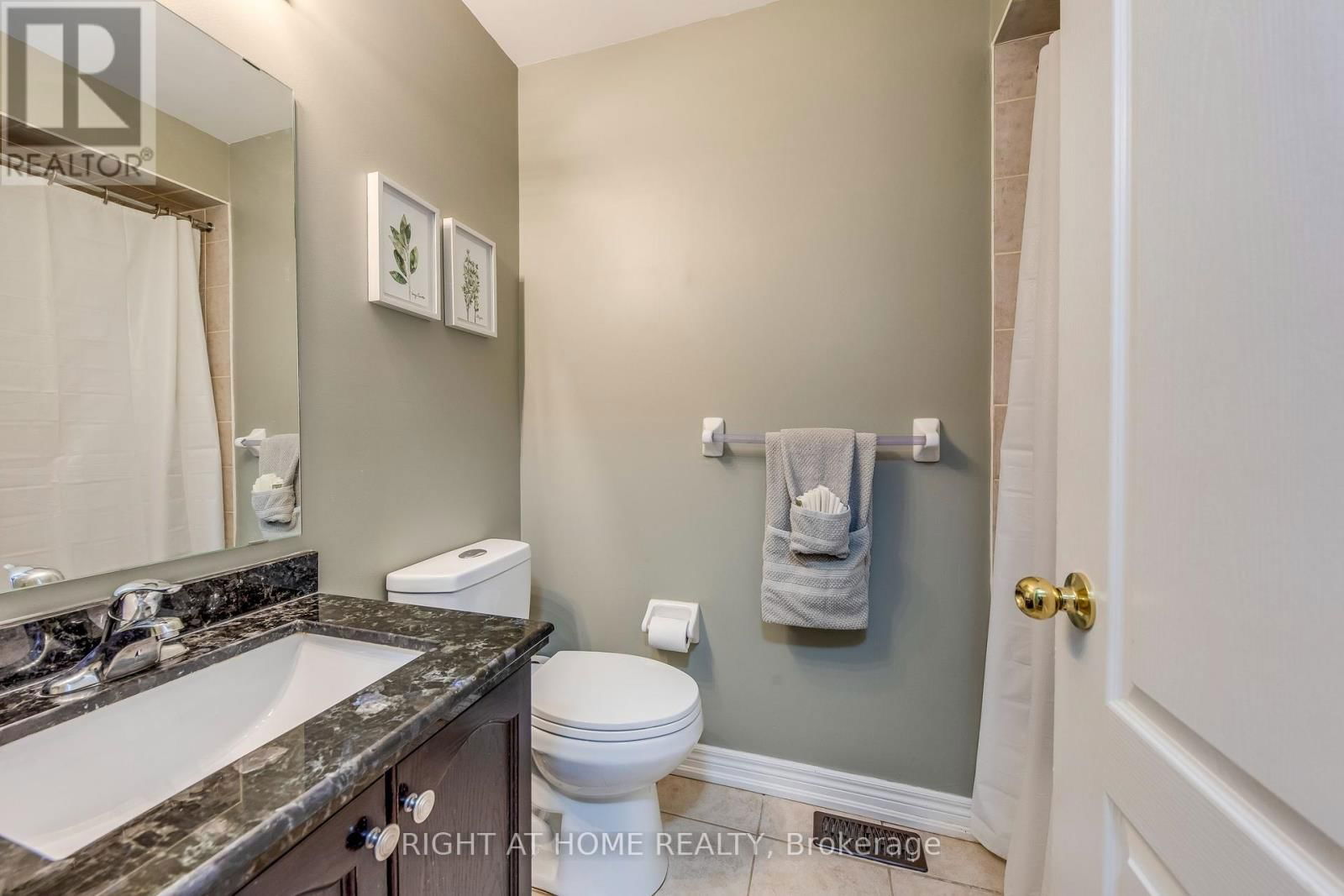 24 LOU POMANTI STREET Image 25