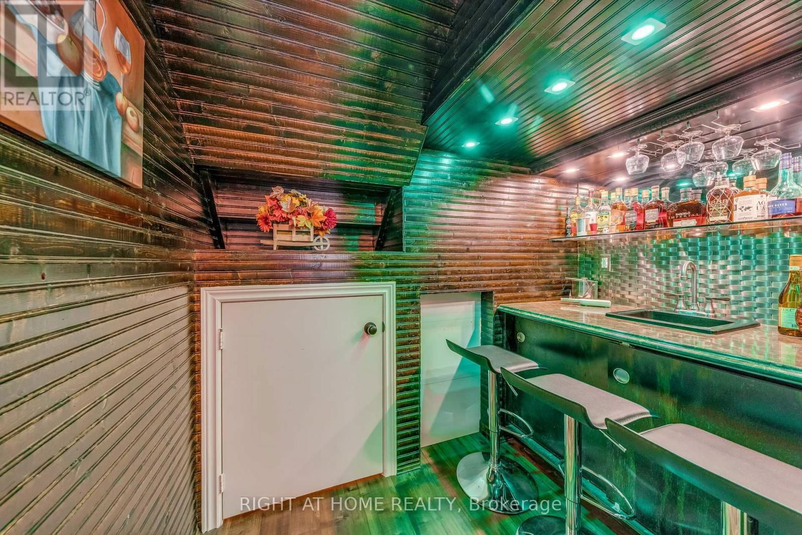 24 LOU POMANTI STREET Image 30