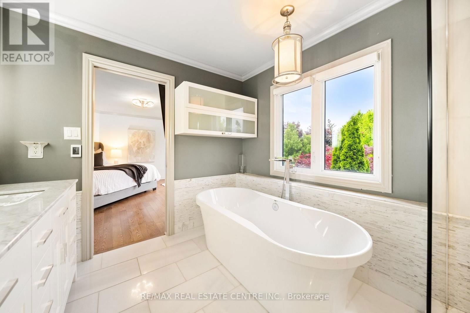 4229 GLENEAGLES COURT Image 24