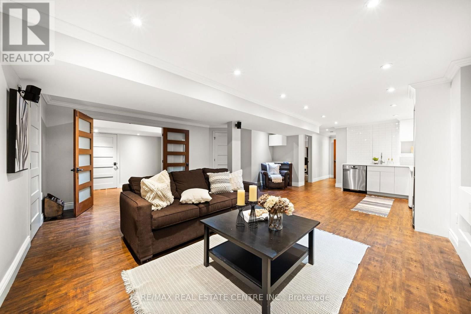 4229 GLENEAGLES COURT Image 34