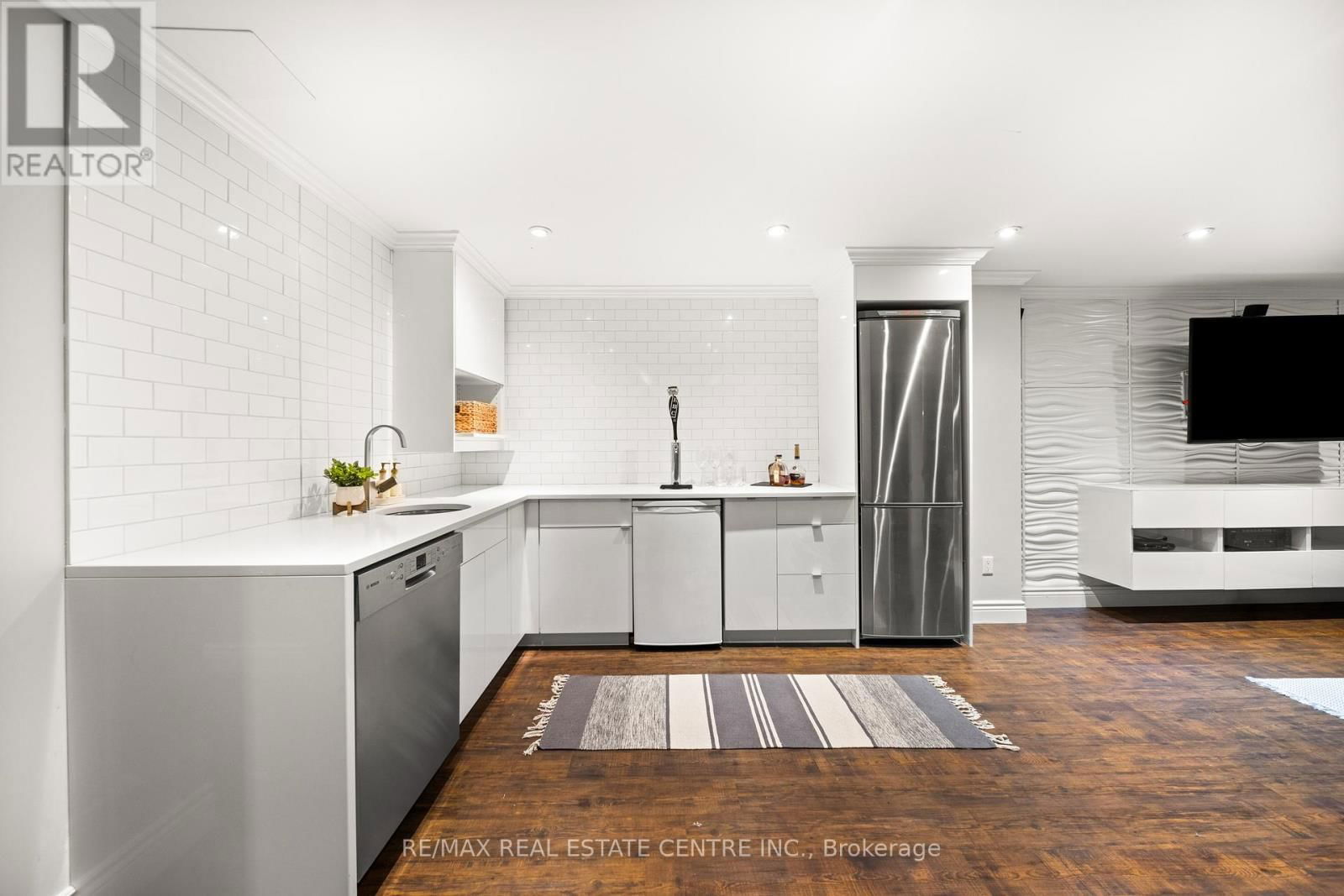 4229 GLENEAGLES COURT Image 35