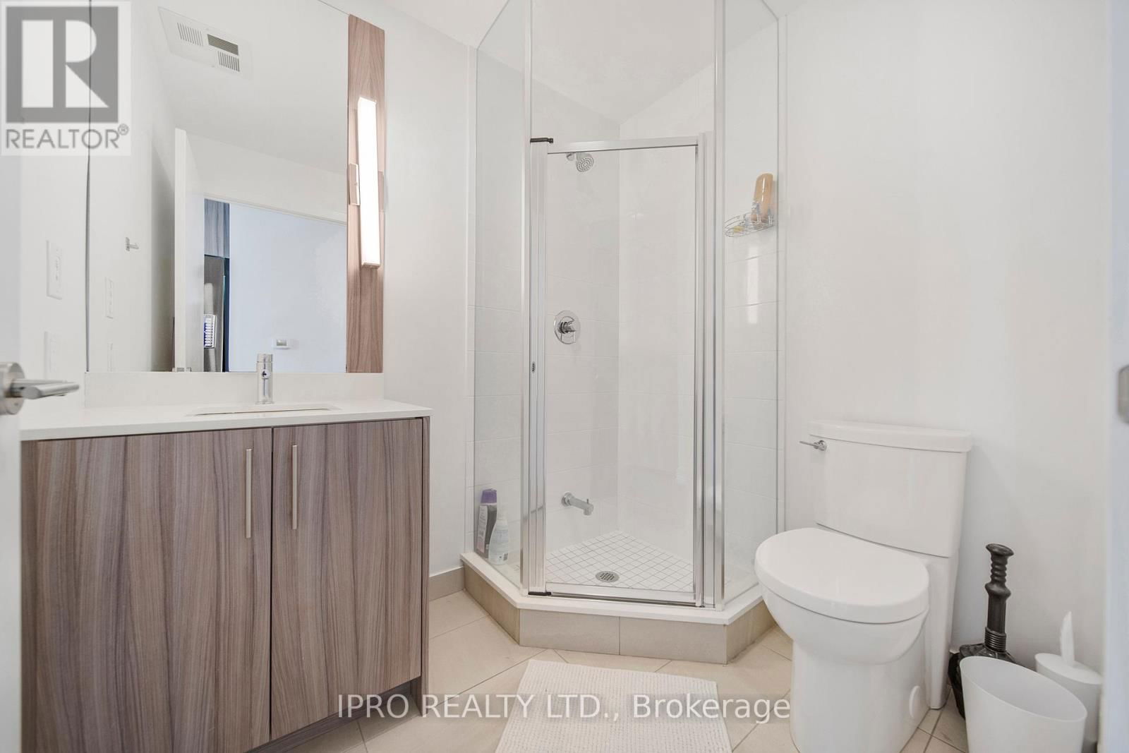 709 - 215 VETERANS DRIVE Image 13