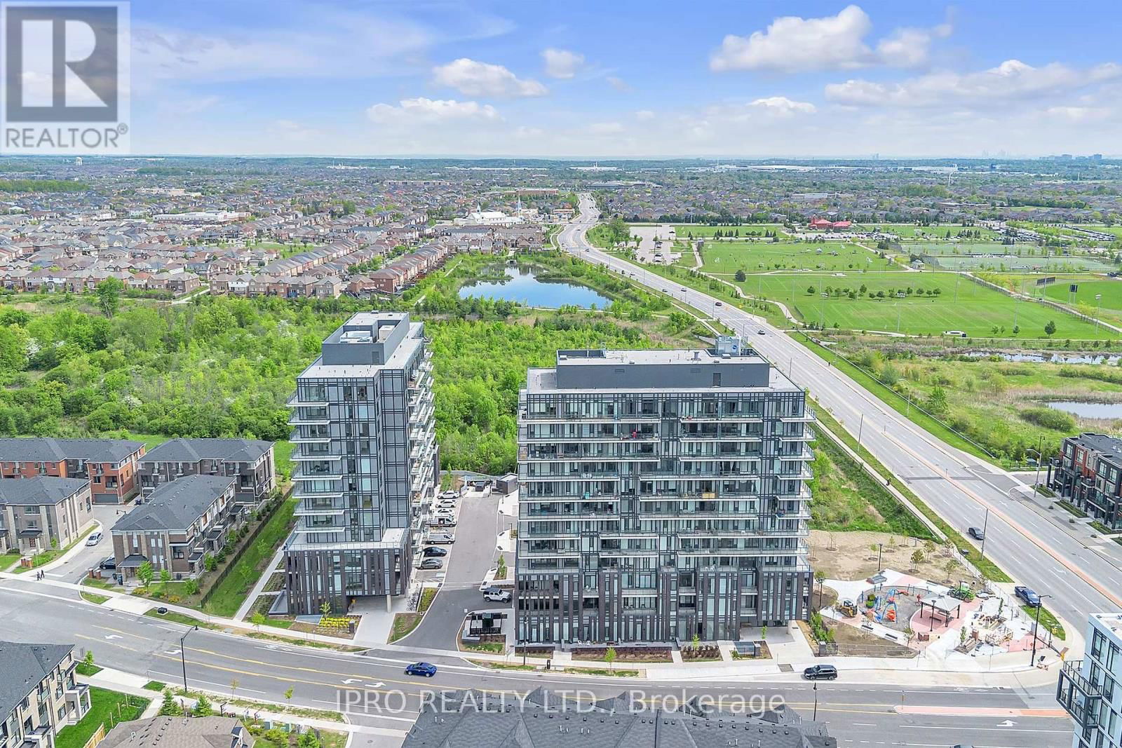 709 - 215 VETERANS DRIVE Image 31