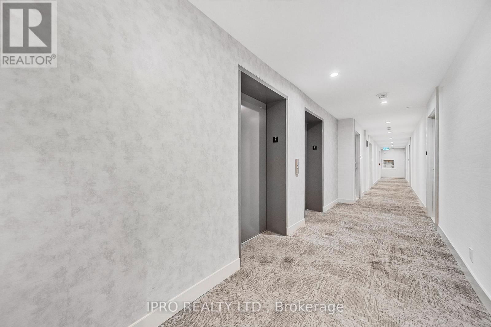709 - 215 VETERANS DRIVE Image 6