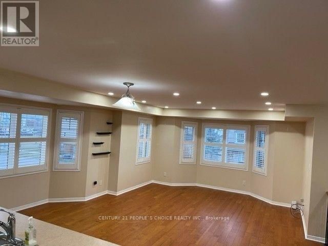16 - 3200 BENTLEY DRIVE Image 8