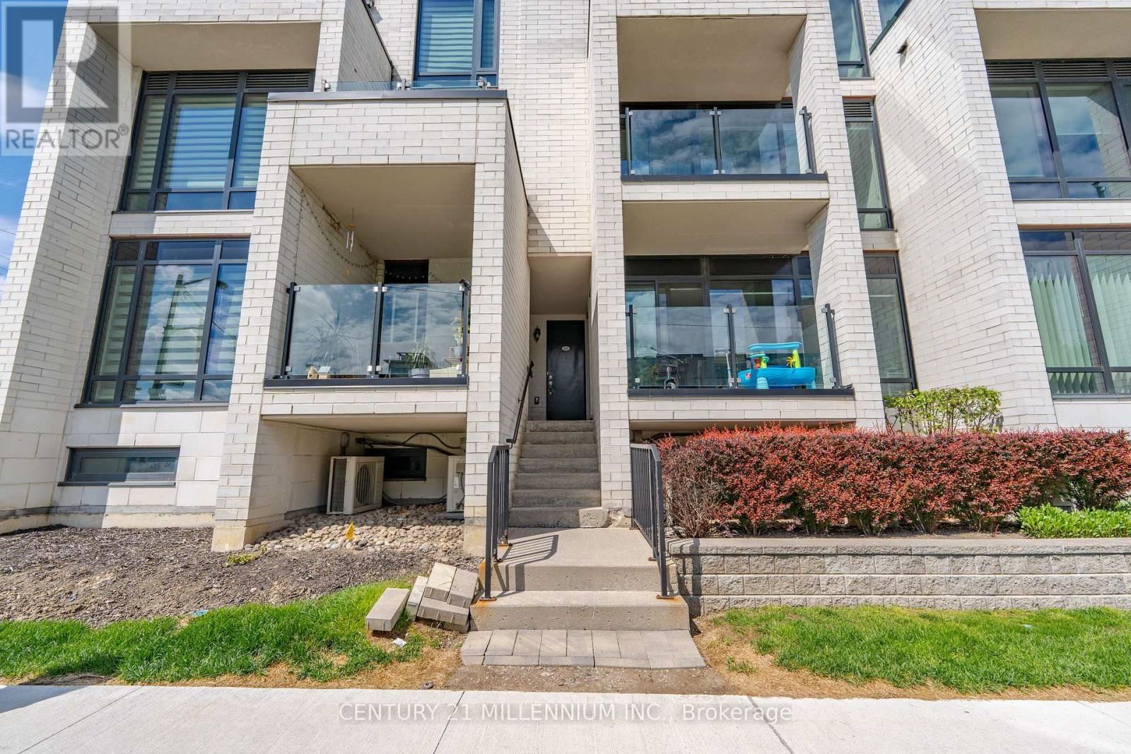 414 - 130 WIDDICOMBE HILL BOULEVARD Image 3