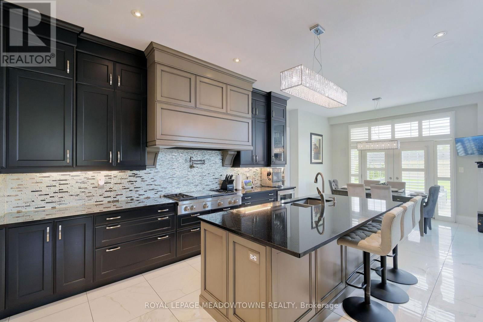 1 ROYAL WEST DRIVE Image 11
