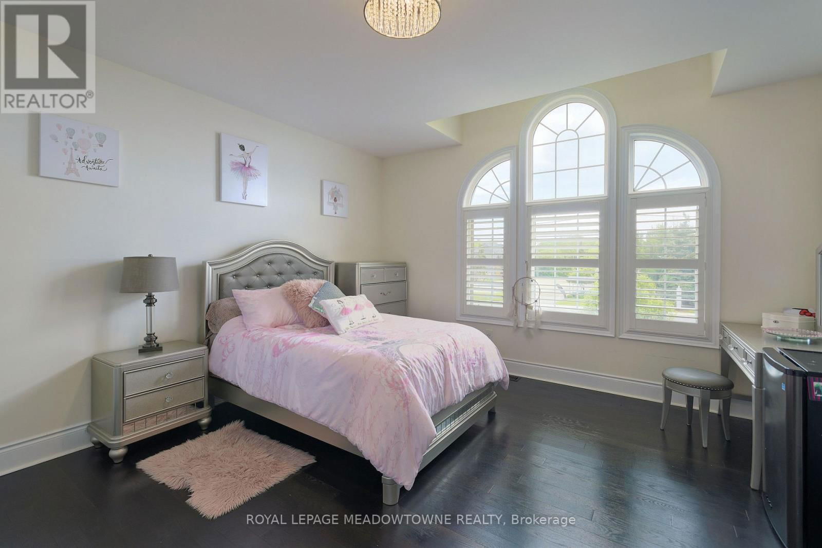 1 ROYAL WEST DRIVE Image 24