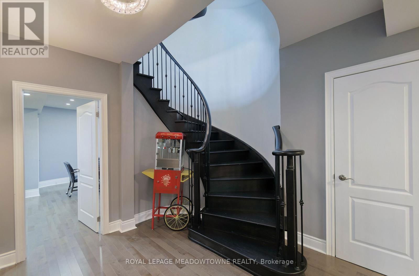 1 ROYAL WEST DRIVE Image 31
