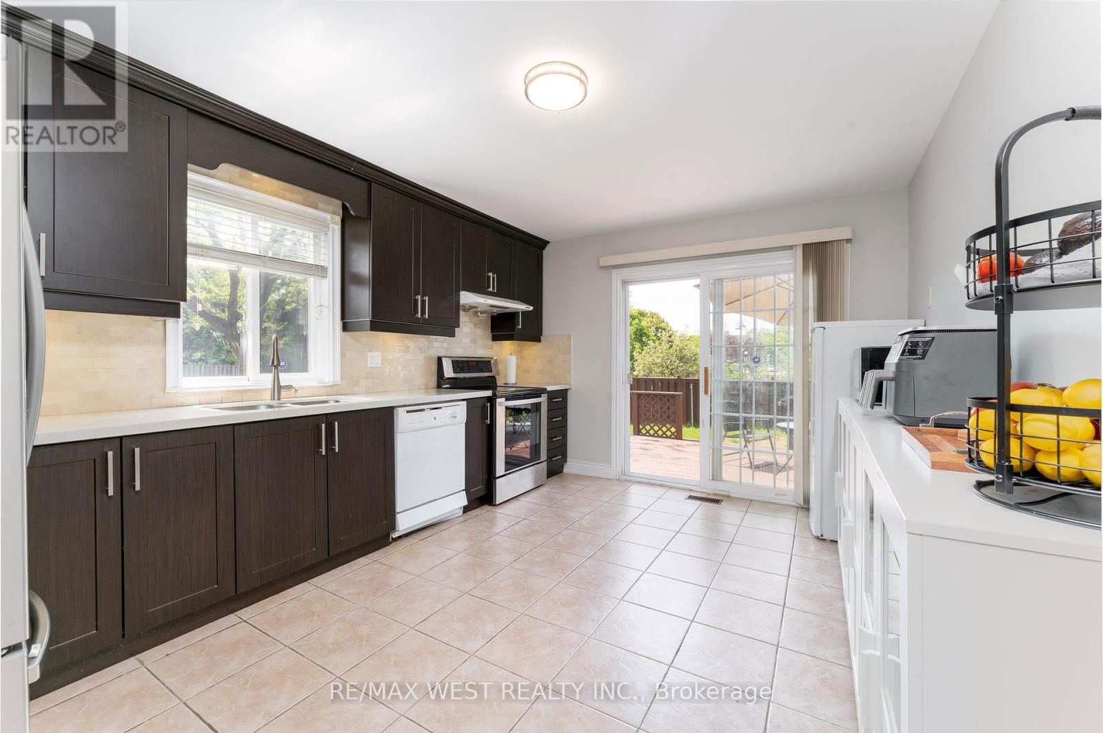 991 MANNINGTON LANE Image 10