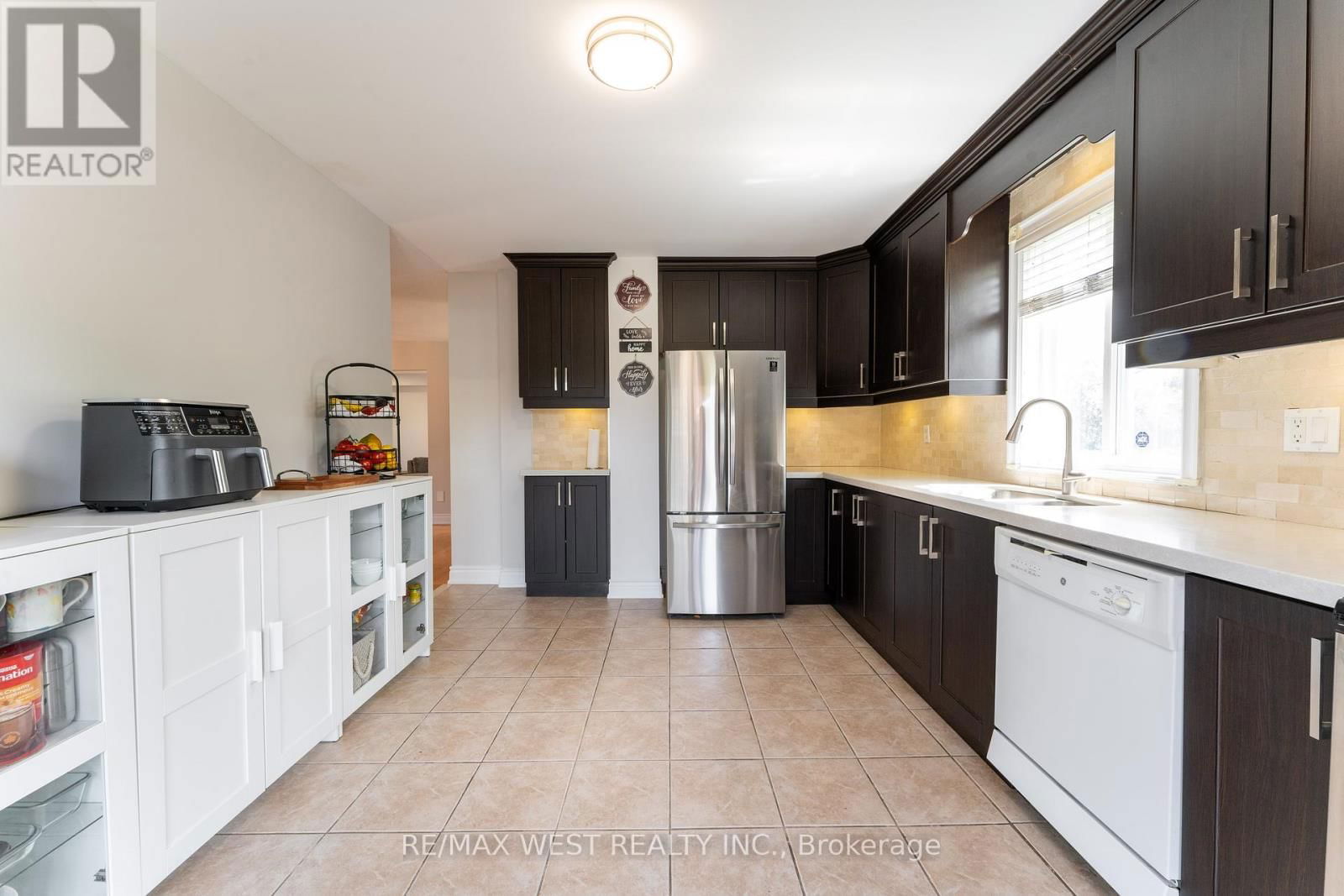 991 MANNINGTON LANE Image 11