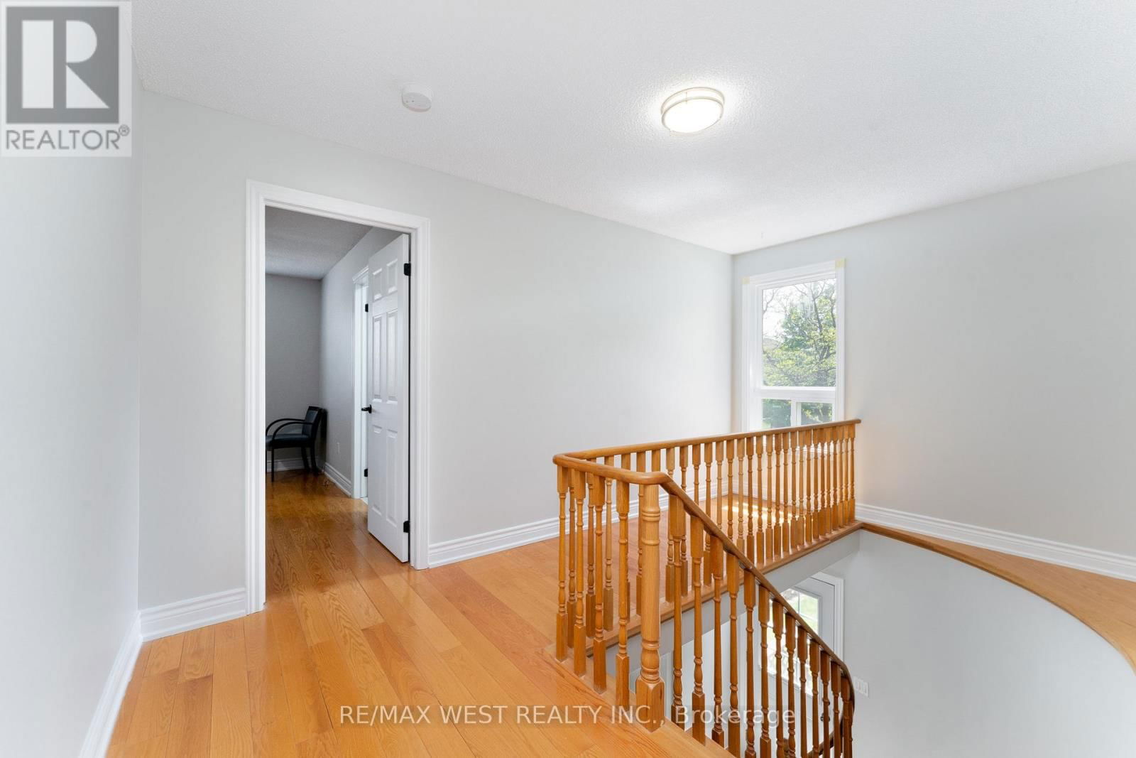 991 MANNINGTON LANE Image 12