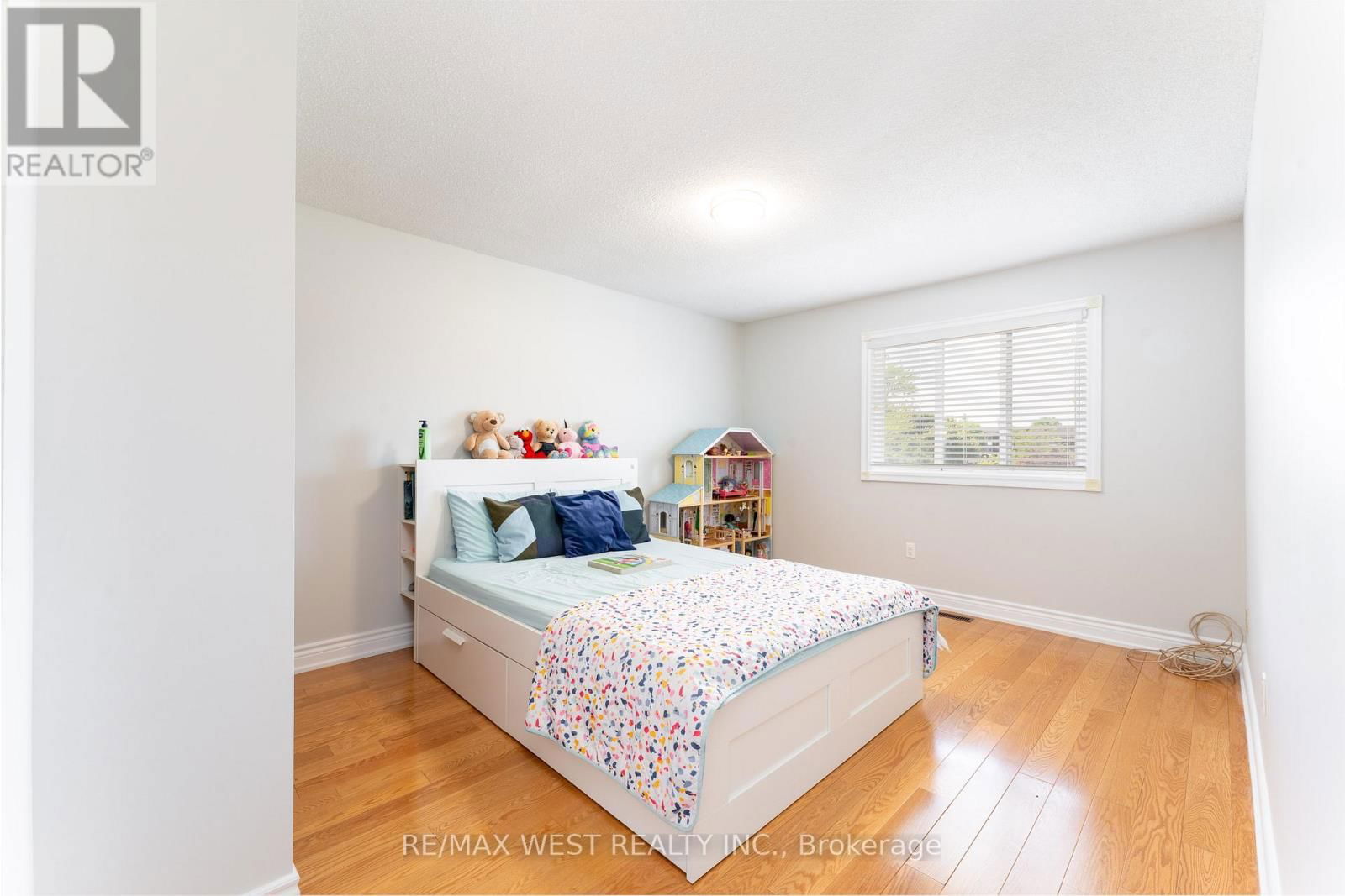 991 MANNINGTON LANE Image 13