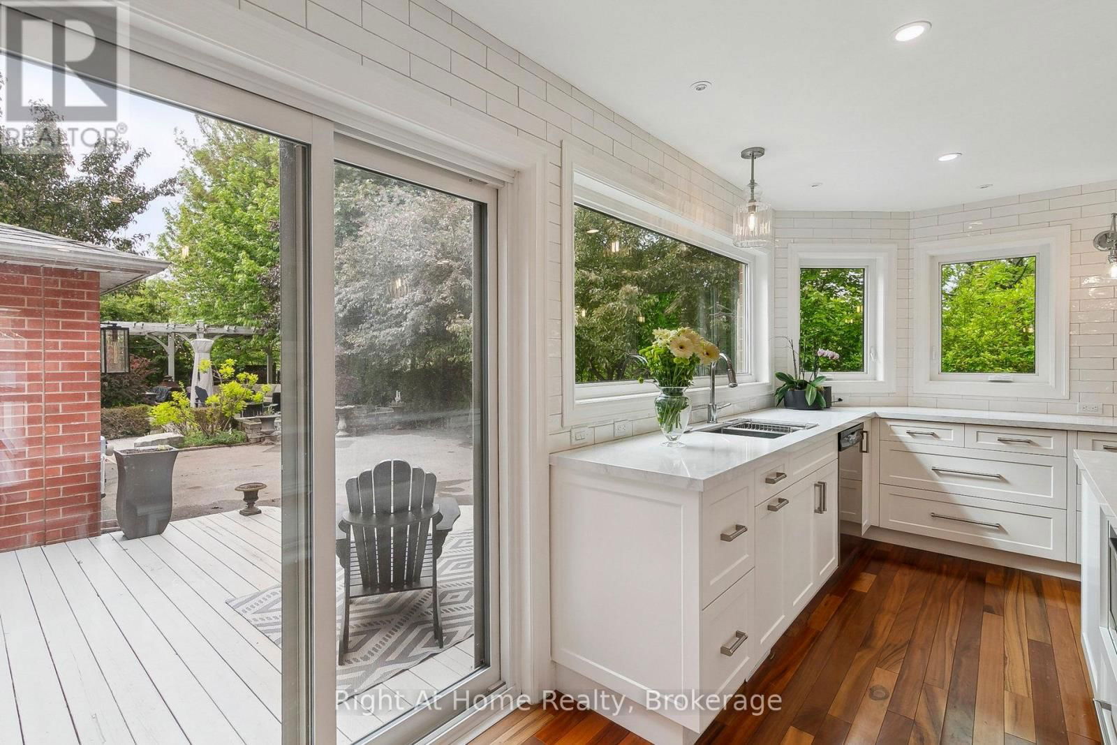 293 RIVER GLEN BOULEVARD Image 10