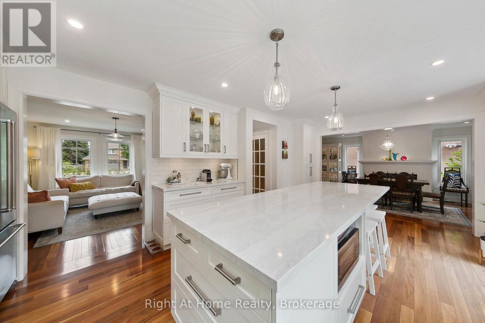 293 RIVER GLEN BOULEVARD Image 11