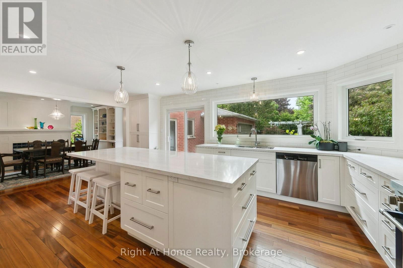 293 RIVER GLEN BOULEVARD Image 12