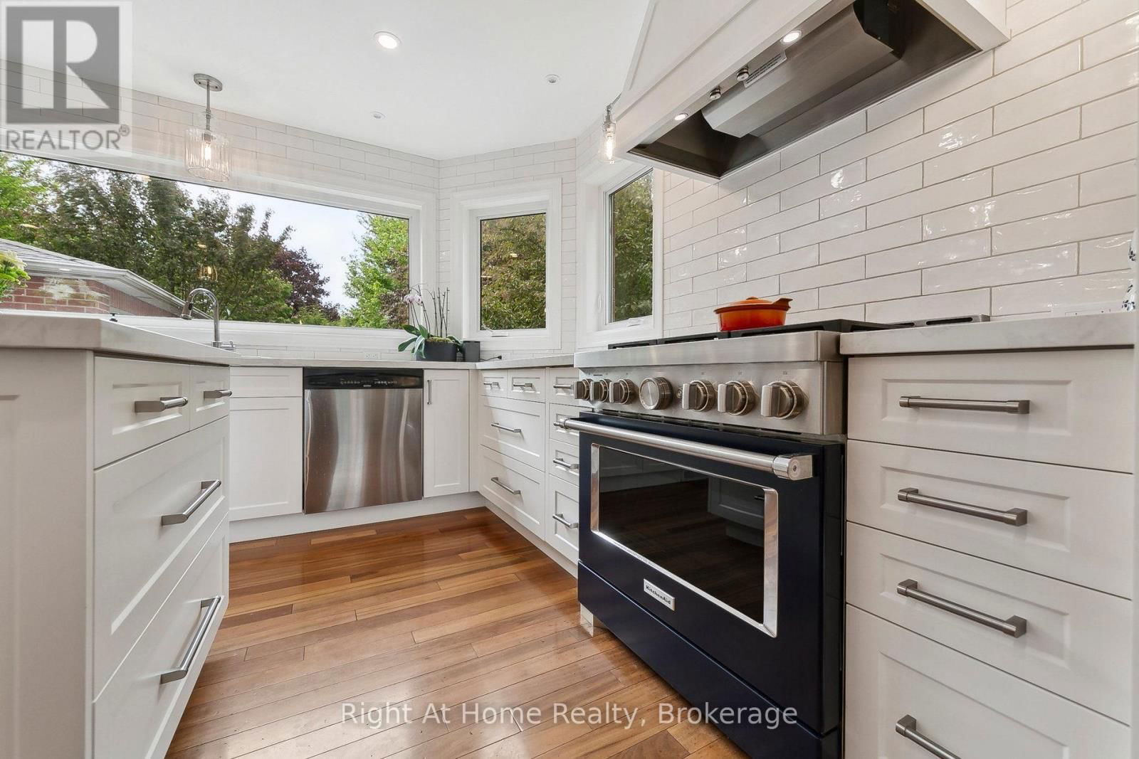 293 RIVER GLEN BOULEVARD Image 13