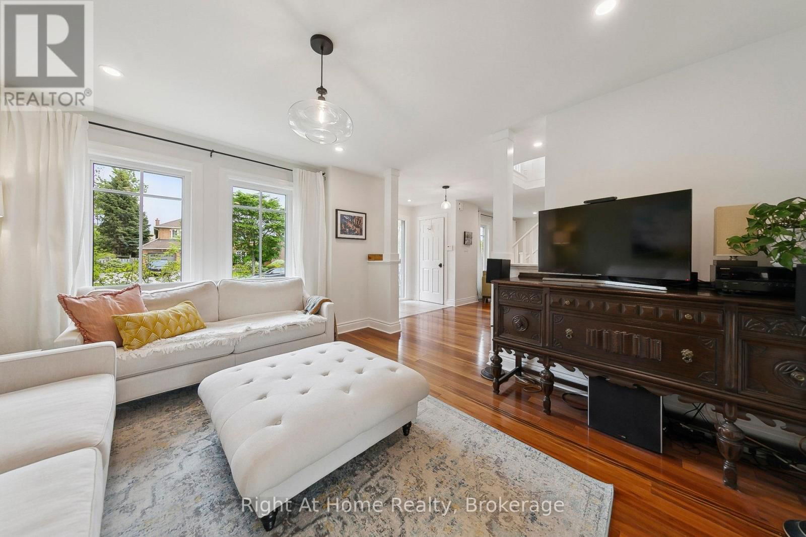 293 RIVER GLEN BOULEVARD Image 7