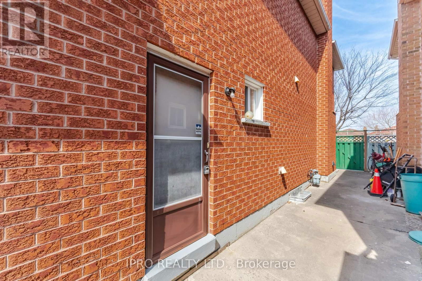 97 MAJOR WM. SHARPE DRIVE Image 16