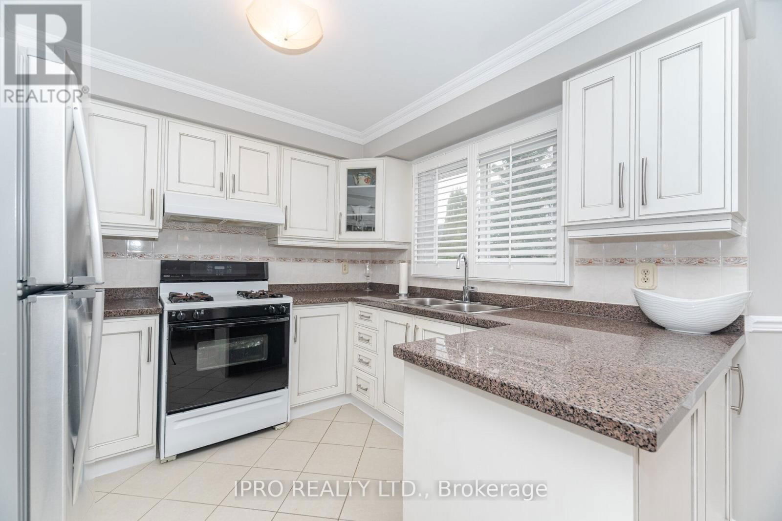 97 MAJOR WM. SHARPE DRIVE Image 9