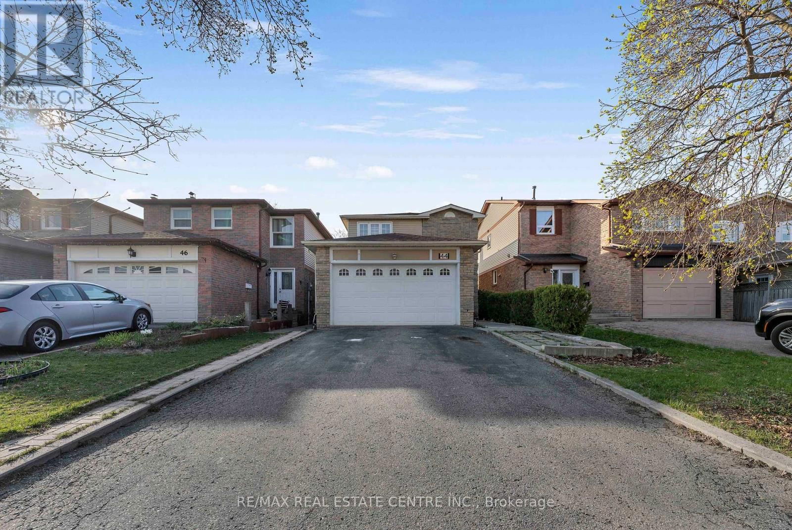 44 ABELARD AVENUE Image 1
