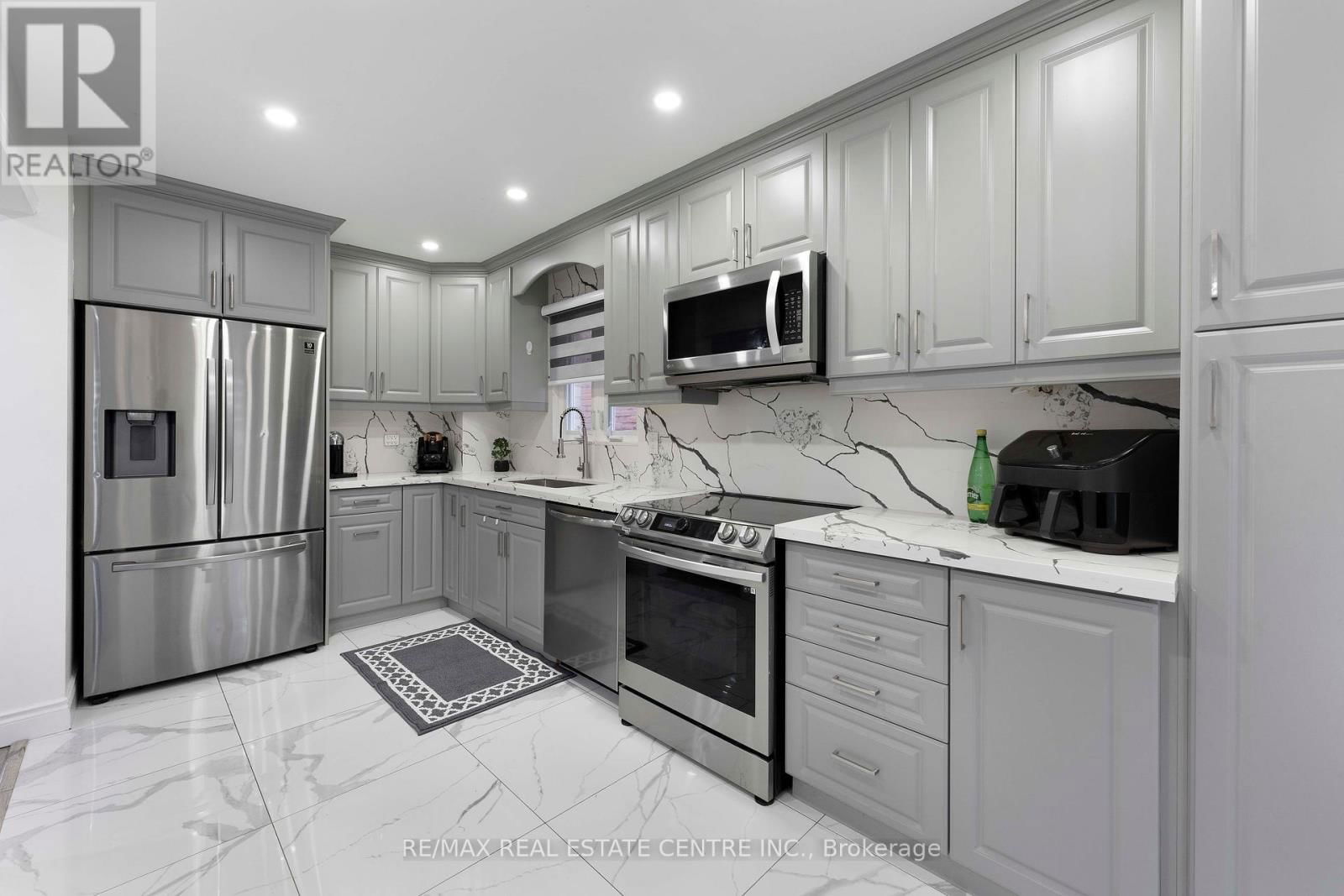 44 ABELARD AVENUE Image 13