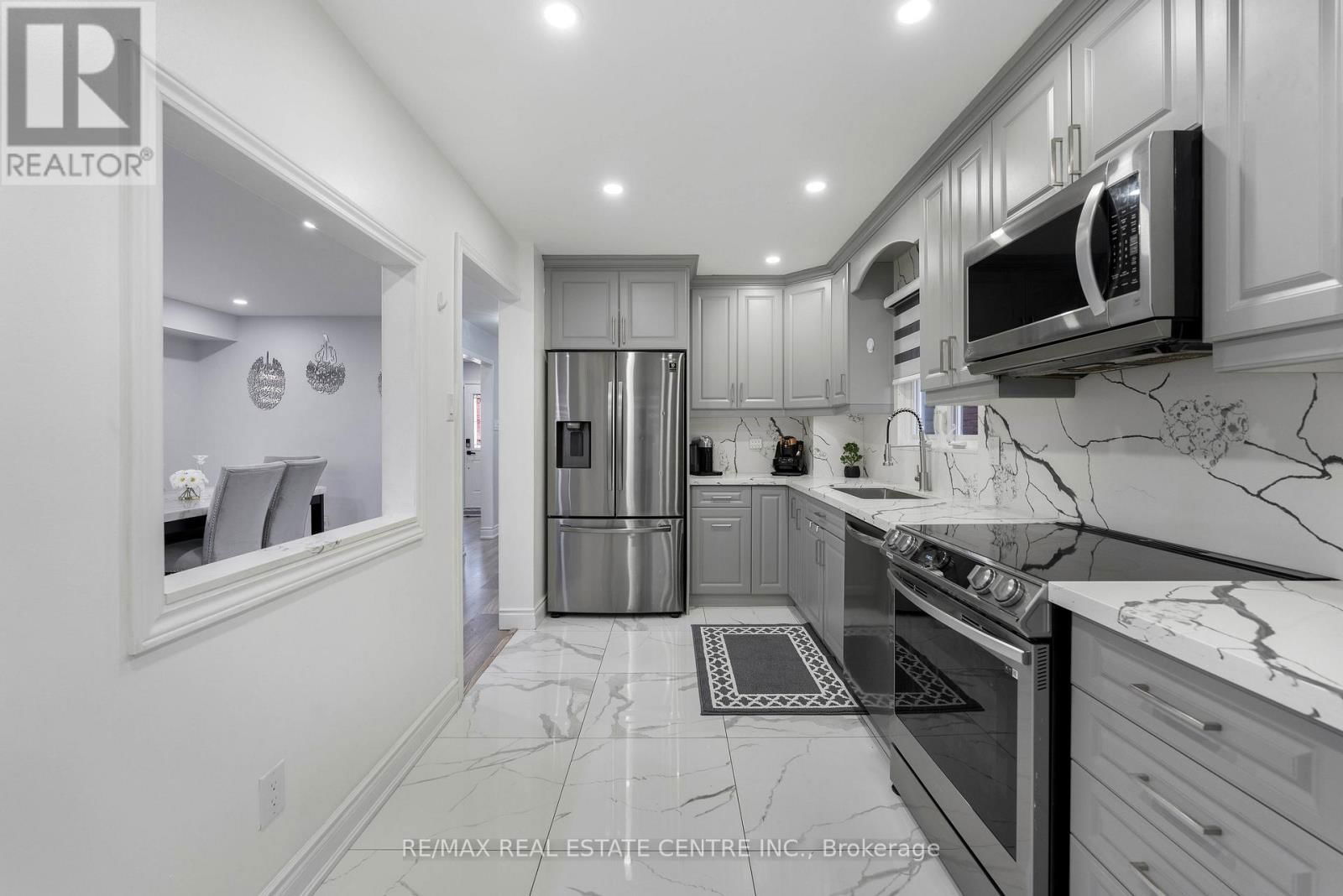 44 ABELARD AVENUE Image 14